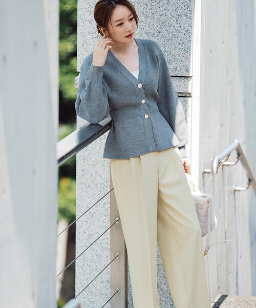 NATURAL BEAUTY BASIC（ナチュラルビューティーベーシック）の「◇ペプラムフォルムカーディガン（カーディガン/ボレロ・レディース・イエロー/ワイン/グレー・FREE）」の5枚目の写真