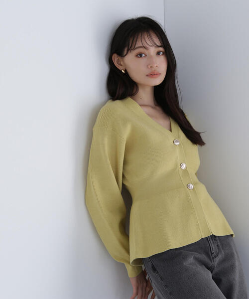 NATURAL BEAUTY BASIC（ナチュラルビューティーベーシック）の「◇ペプラムフォルムカーディガン（カーディガン/ボレロ・レディース・イエロー/ワイン/グレー・FREE）」の18枚目の写真