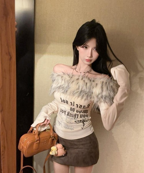 セール】ボリューム ファー オフショルダーギャル グランジ Y2K ロンT