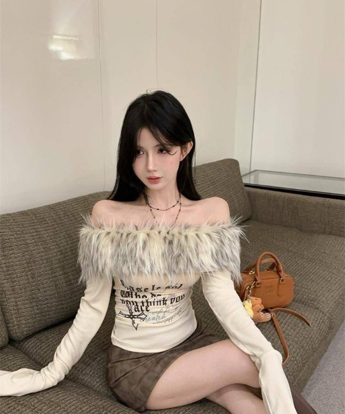 ボリューム ファー オフショルダーギャル グランジ Y2K ロンT トップス