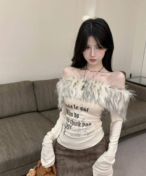 ボリューム ファー オフショルダーギャル グランジ Y2K ロンT トップス