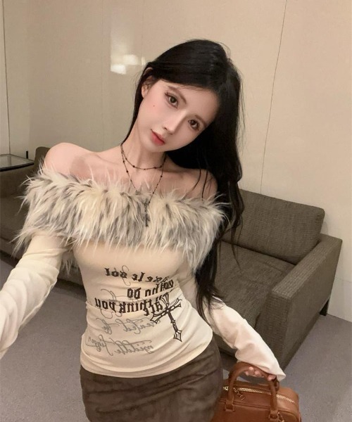 セール】ボリューム ファー オフショルダーギャル グランジ Y2K ロンT