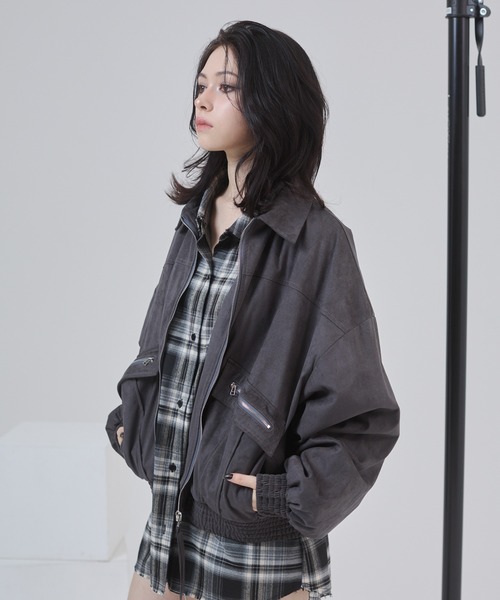 ENVYM(アンビー)の「ビックポケットスェードブルゾン(ブルゾン・レディース・グレー/ベージュ・FREE)」の21枚目の写真