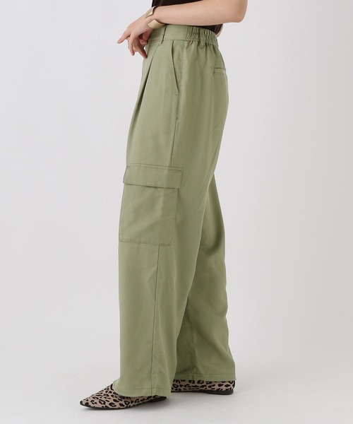 Elura（エルーラ）の「2WAYワイドカーゴパンツ/588163（カーゴパンツ・レディース・ネイビー/カーキ・LARGE/MEDIUM）」の21枚目の写真