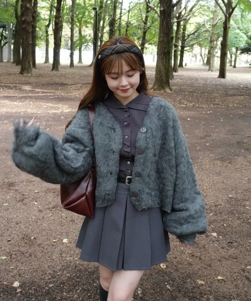 mellowneon（メロウネオン）の「2wayボタンフリルデザインリブニット（ニット/セーター・レディース・チャコールグレー/オフホワイト・FREE）」の21枚目の写真