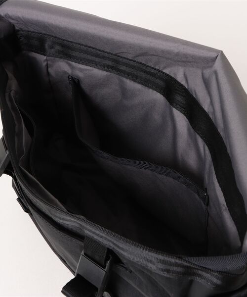 CHROME(クローム)の「CHROME/クローム ショルダーバッグ COURIER FLAP MSNGR クーリエ フラップ メッセンジャー 6L JP242MTBK(ショルダーバッグ・メンズ・ブラック・FREE)」の4枚目の写真