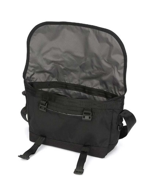 CHROME(クローム)の「CHROME/クローム ショルダーバッグ COURIER FLAP MSNGR クーリエ フラップ メッセンジャー 6L JP242MTBK(ショルダーバッグ・メンズ・ブラック・FREE)」の8枚目の写真