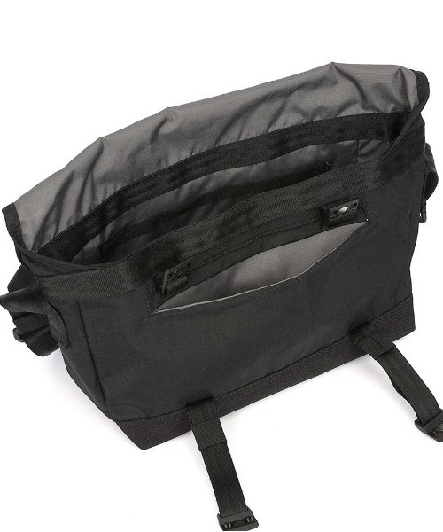 CHROME(クローム)の「CHROME/クローム ショルダーバッグ COURIER FLAP MSNGR クーリエ フラップ メッセンジャー 6L JP242MTBK(ショルダーバッグ・メンズ・ブラック・FREE)」の9枚目の写真