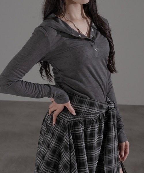 apres jour mignon（アプレジュールミニョン）の「フード付きヘンリープルオーバー（Tシャツ/カットソー・レディース・ブラック系その他2/ブラック系その他/チャコールグレー/グレー・X-LARGE/フリー）」の21枚目の写真