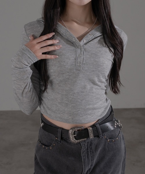 apres jour mignon（アプレジュールミニョン）の「フード付きヘンリープルオーバー（Tシャツ/カットソー・レディース・ブラック系その他2/ブラック系その他/チャコールグレー/グレー・X-LARGE/フリー）」の12枚目の写真