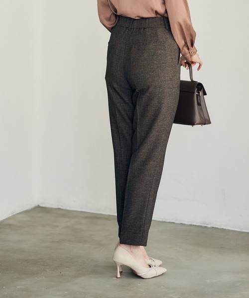 12Twelve Agenda(トゥエルブ アジェンダ)の「マシーンウォッシャブルテーパードパンツ(その他パンツ・レディース・ネイビー/ブラウン・M/S)」の5枚目の写真