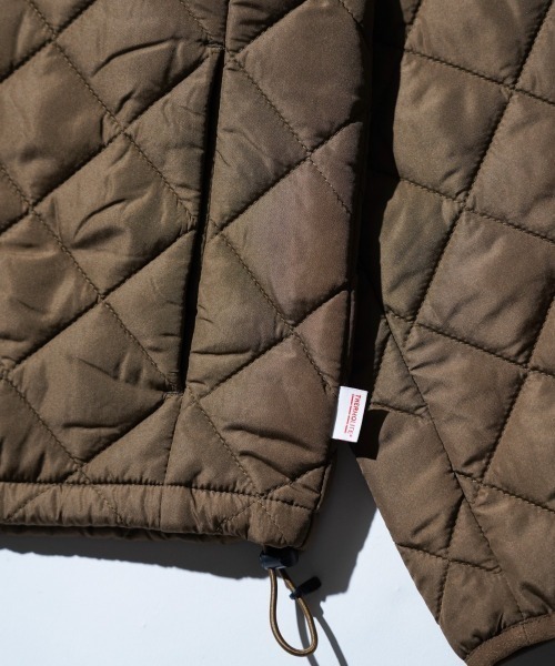 PENNEYS（ぺニーズ）の「PENNEY'S ぺニーズ / THE FOX STANDARD QUILT V CARDIGAN（ナイロンジャケット・メンズ・ブラック/グレー/ネイビー/ブラウン・LARGE/MEDIUM）」の7枚目の写真