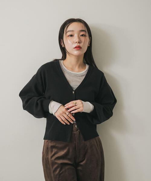 SENSE OF PLACE by URBAN RESEARCH（センスオブプレイスバイアーバンリサーチ）の「ニュアンスボタンVネックカーディガン（カーディガン/ボレロ・レディース・レッド/ブラック/アイボリー・ONE）」の8枚目の写真
