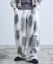 Revo.（レボ）の「［セットアップ対応］Y2K グランジ スプレー加工 ロゴプリント スウェット ワイドパンツ【UNISEX】（スウェットパンツ）」