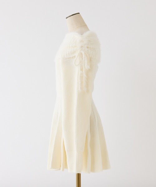 one after another NICE CLAUP（ワンアフターアナザーナイスクラップ）の「オフショルニットワンピース（ワンピース・レディース・アイボリー/ブラック/チャコールグレー/モカ/ライトピンク・SMALL/MEDIUM）」の15枚目の写真