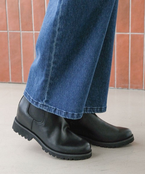 Elura（エルーラ）の「インヒールサイドゴアブーツ/579658（ブーツ・レディース・オフホワイト/ブラック・SMALL/MEDIUM/LARGE）」の2枚目の写真