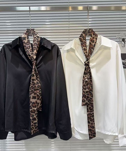 gossip!ロサンゼルス(ゴシップロサンゼルス)の「レオパード柄ネクタイ付き レース V ルーズシャツ ウエストドローコード長袖シャツ2 点セット(Tシャツ/カットソー・レディース・ブラック/ホワイト・M)」の8枚目の写真
