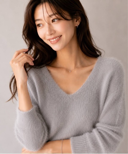 semuse(セミューズ)の「メルティタッチシャギーVネックショートトップス(ニット/セーター・レディース・ブラック/ホワイト/ピンク/グレー・M/L)」の3枚目の写真