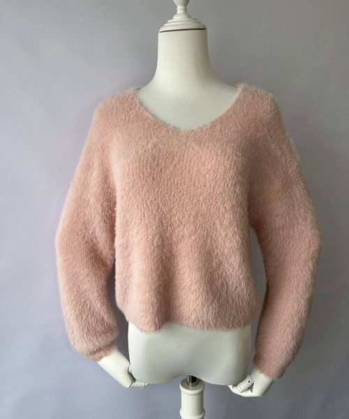 semuse(セミューズ)の「メルティタッチシャギーVネックショートトップス(ニット/セーター・レディース・ブラック/ホワイト/ピンク/グレー・M/L)」の5枚目の写真
