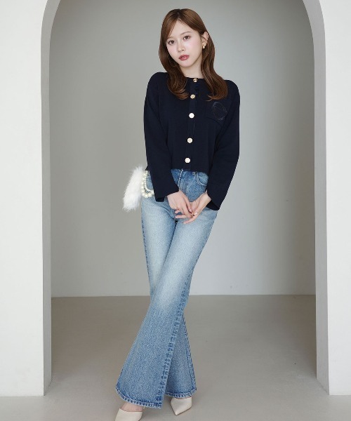 EIMY ISTOIRE（エイミーイストワール）の「スリムフレアデニムパンツ（デニムパンツ・レディース・ライトブルー・25inch/24inch/23inch）」の13枚目の写真