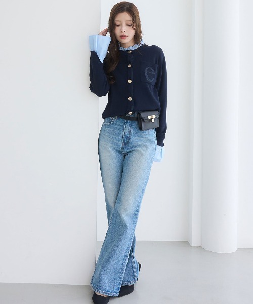 EIMY ISTOIRE（エイミーイストワール）の「スリムフレアデニムパンツ（デニムパンツ・レディース・ライトブルー・25inch/24inch/23inch）」の11枚目の写真