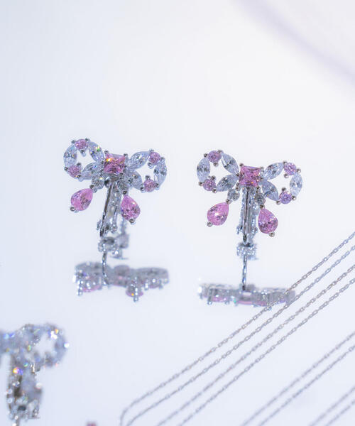 JILL by JILL STUART(ジルバイジルスチュアート)の「◇Cubic リボンイヤリング(イヤリング・レディース・ピンク/シルバー・FREE)」の16枚目の写真