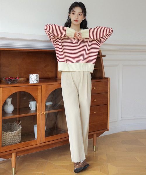 DAY CLOSET（デイ クローゼット）の「【小顔魅せ大きめ襟×Vネック/華奢魅せリブ編み】長袖ボーダー柄スキッパージャガードニットトップス（ニット/セーター・レディース・レッド/ホワイト/ブラック・FREE）」の18枚目の写真