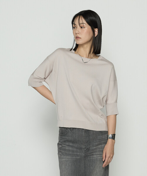 Gabardine K.T(ギャバジンケーティー)の「リヨセル天竺 ゆったりニットソー(Tシャツ/カットソー・レディース・グレー/ライトベージュ/ブラック・9号)」の3枚目の写真