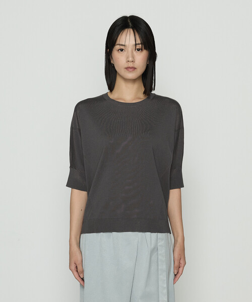 Gabardine K.T(ギャバジンケーティー)の「リヨセル天竺 ゆったりニットソー(Tシャツ/カットソー・レディース・グレー/ライトベージュ/ブラック・9号)」の10枚目の写真