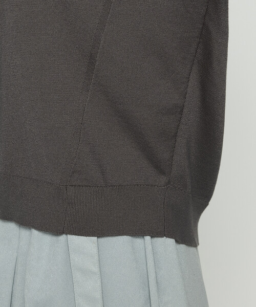 Gabardine K.T(ギャバジンケーティー)の「リヨセル天竺 ゆったりニットソー(Tシャツ/カットソー・レディース・グレー/ライトベージュ/ブラック・9号)」の15枚目の写真