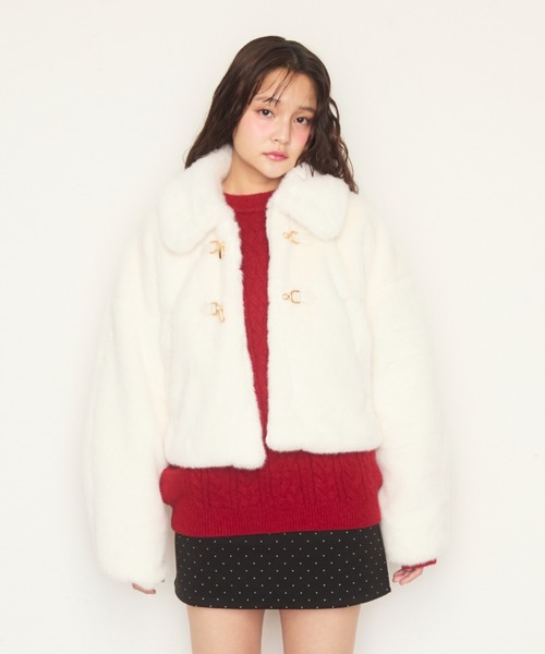 Nadana(ナダナ)の「ビット付フェイクファーショートジャケット(その他アウター・レディース・ライトグレー/ホワイト・MEDIUM)」の3枚目の写真