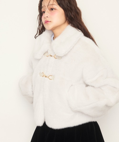 Nadana(ナダナ)の「ビット付フェイクファーショートジャケット(その他アウター・レディース・ライトグレー/ホワイト・MEDIUM)」の12枚目の写真