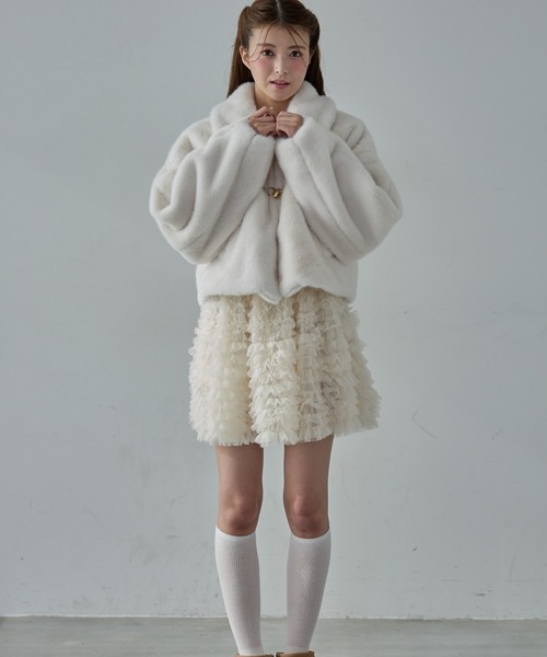 Nadana(ナダナ)の「ビット付フェイクファーショートジャケット(その他アウター・レディース・ライトグレー/ホワイト・MEDIUM)」の20枚目の写真