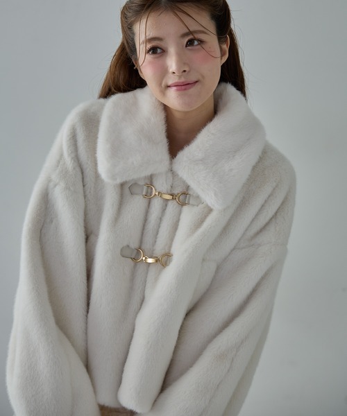 Nadana(ナダナ)の「ビット付フェイクファーショートジャケット(その他アウター・レディース・ライトグレー/ホワイト・MEDIUM)」の19枚目の写真