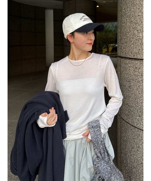emmi(エミ)の「Mt.Breath WoolRクルーネックトップス(Tシャツ/カットソー・レディース・オフホワイト/ブラック/ライトブルー・F)」の2枚目の写真