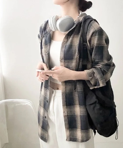 VIVID LADY(ビビッドレディー)の「チェック柄 フード付きオーバーサイズシャツ(シャツ/ブラウス・レディース・ブラック/ベージュ/ピンク・FREE)」の14枚目の写真