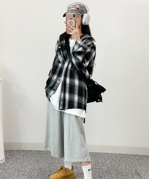 VIVID LADY(ビビッドレディー)の「チェック柄 フード付きオーバーサイズシャツ(シャツ/ブラウス・レディース・ブラック/ベージュ/ピンク・FREE)」の19枚目の写真