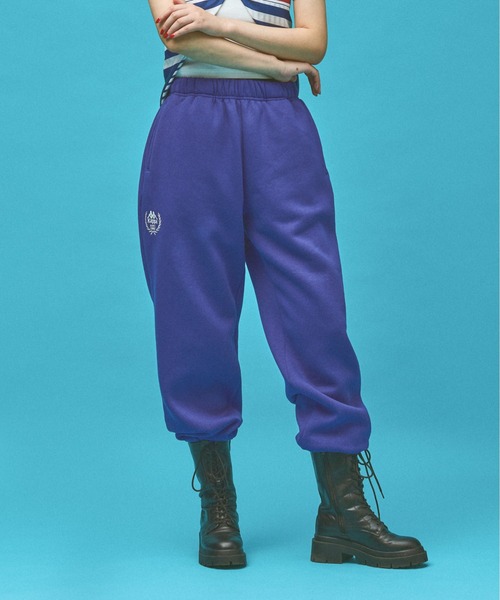 Kappa（カッパ）の「≪Kappa×and ST ウェルネスクラブ≫レギュラーフィットスウェットパンツ (ユニセックス)（スウェットパンツ・レディース・ブルー/ブラック/ホワイト・MEDIUM/LARGE/SMALL）」の3枚目の写真