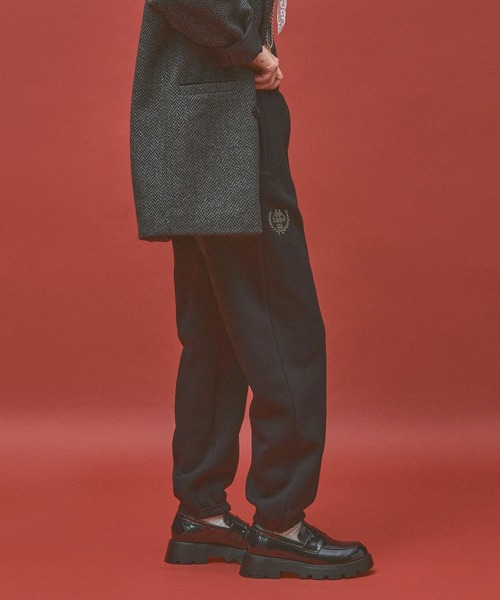 Kappa（カッパ）の「≪Kappa×and ST ウェルネスクラブ≫レギュラーフィットスウェットパンツ (ユニセックス)（スウェットパンツ・レディース・ブルー/ブラック/ホワイト・MEDIUM/LARGE/SMALL）」の13枚目の写真