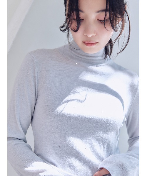 SNIDEL（スナイデル）の「バックオープンニットプルオーバー（ニット/セーター・レディース・ライトブルー/オフホワイト/グレー・F）」の4枚目の写真