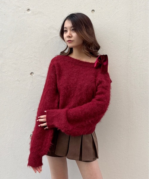 one way(ワンウェイ)の「ベロアリボンワンショルニット(ニット/セーター・レディース・グレー/レッド/ホワイト/ベージュ・FREE)」の17枚目の写真