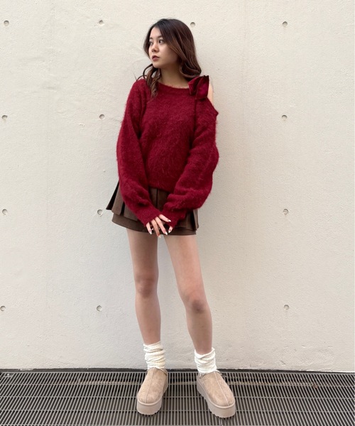 one way(ワンウェイ)の「ベロアリボンワンショルニット(ニット/セーター・レディース・グレー/レッド/ホワイト/ベージュ・FREE)」の22枚目の写真