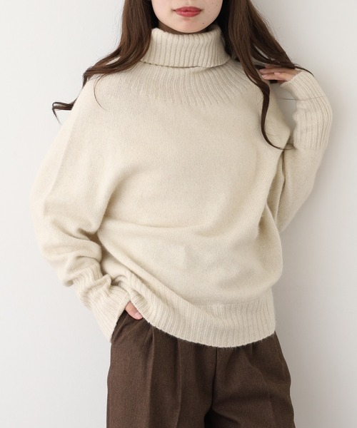 BRODIAEA(ブローディア)の「BRODIAEA リブタートルホールガーメントニット 日本製(ニット/セーター・レディース・ブルーグリーン/レンガ/アイボリー/グレー・40)」の1枚目の写真