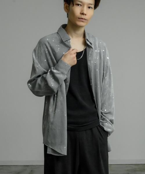 Crownor（クラウノアー）の「ペイント柄 ビッグカラーシャツ（シャツ/ブラウス・メンズ・ブラック/グレー・MEDIUM/LARGE）」の10枚目の写真