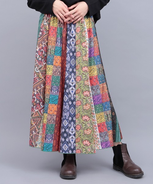 チチカカ（チチカカ）の「ファブリックプリントジャージースカート（スカート・レディース・ブルー/マルチ/ベージュ・MEDIUM/LARGE）」の3枚目の写真