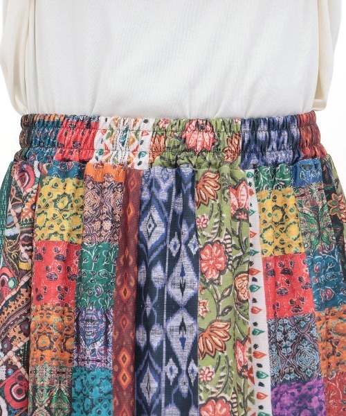 チチカカ（チチカカ）の「ファブリックプリントジャージースカート（スカート・レディース・ブルー/マルチ/ベージュ・MEDIUM/LARGE）」の10枚目の写真