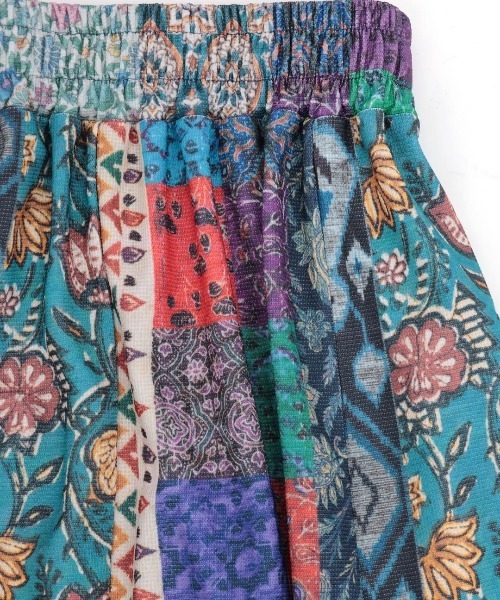 チチカカ（チチカカ）の「ファブリックプリントジャージースカート（スカート・レディース・ブルー/マルチ/ベージュ・MEDIUM/LARGE）」の4枚目の写真