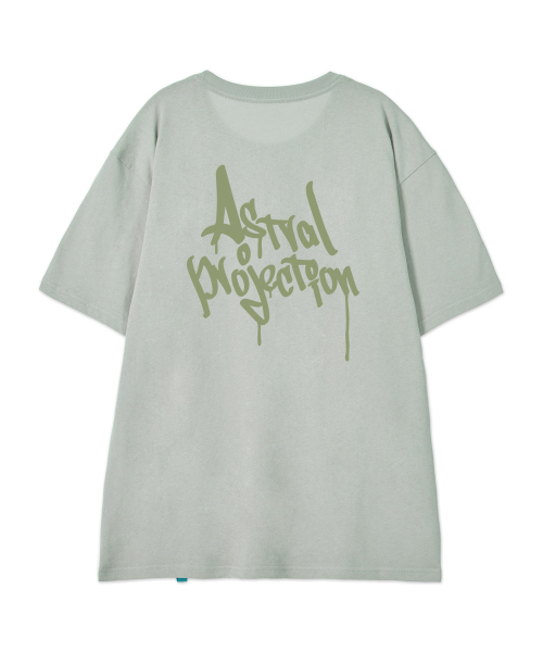 ASTRAL PROJECTION（アストラルプロジェクション）の「[ファングラフィティレタリングロゴ]コットンルーズフィット半袖Tシャツ_ダスティミント（Tシャツ/カットソー・メンズ・その他・LARGE/MEDIUM/X-LARGE/XX-LARGE）」の3枚目の写真