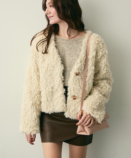 Lunea(ルネア)の「Vネックボアブルゾン(ブルゾン・レディース・ブラウン/ベージュ・FREE)」の1枚目の写真