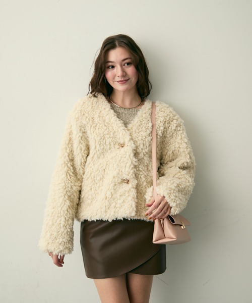 Lunea(ルネア)の「Vネックボアブルゾン(ブルゾン・レディース・ブラウン/ベージュ・FREE)」の9枚目の写真